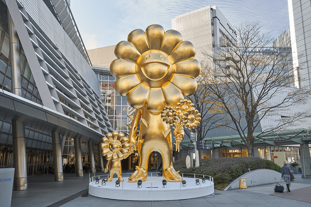 Takashi Murakami's huge golden new sculpture “Parent and Child of 