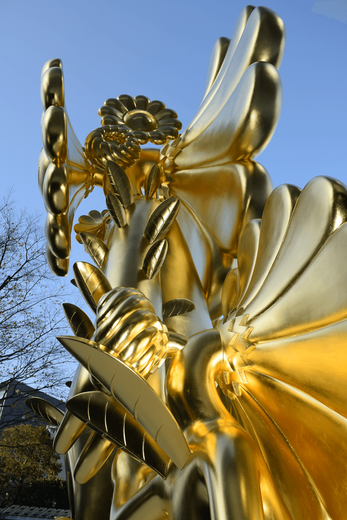 Takashi Murakami has added a 10m-tall golden statue to Roppongi Hills